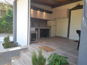 3 bedroom ground floor house with terrace.